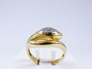 Lotto 119042 - Anello in oro bianco con brillanti, anello in oro giallo e in oro bianco con brillantini